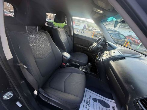 Used 2011 Kia Soul + w/ Audio Pkg FWD image 10