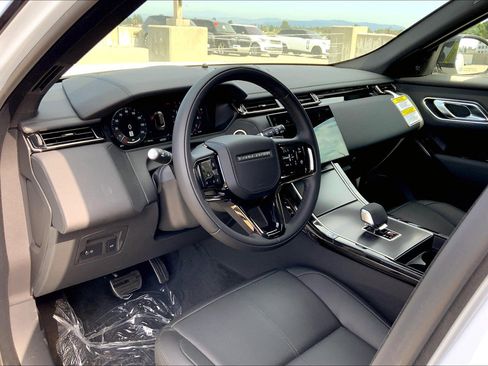 New 2026 Land Rover Range Rover Velar Dynamic SE image 9