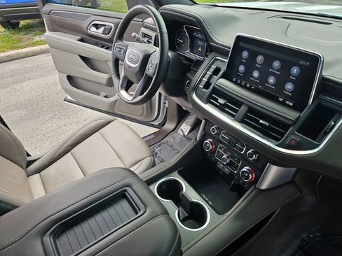 Used 2021 GMC Yukon SLT w/ SLT Premium Package image 25