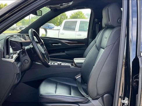 Used 2023 Cadillac Escalade Luxury AWD/4WD image 25