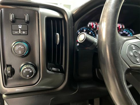 Used 2017 Chevrolet Silverado 1500 LT image 38