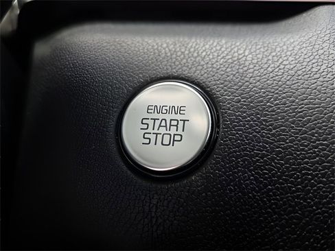 Used 2021 Kia Sorento S image 26