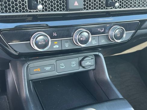 Used 2025 Honda Civic Sport image 28