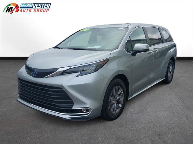 Certified 2024 Toyota Sienna XLE FWD image 1