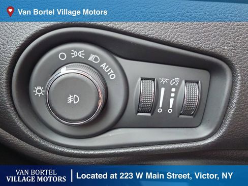 Used 2017 Jeep Renegade Limited w/ Safety & Security Group image 17