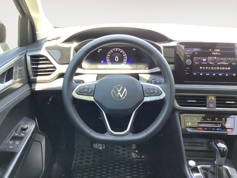 New 2026 Volkswagen Taos SE FWD image 15