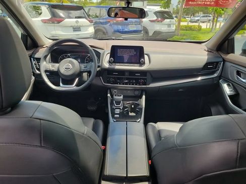 Used 2023 Nissan Rogue SV w/ SV Premium B Package FWD image 12