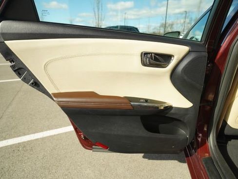 Used 2014 Toyota Avalon XLE image 16