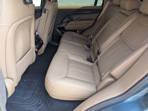 Used 2024 Land Rover Range Rover Sport SE image 9