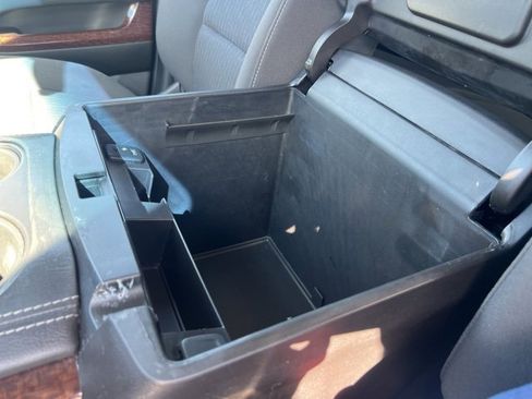 Used 2019 GMC Yukon XL SLE w/ SLE Value Package image 18