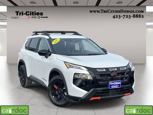 Used 2025 Nissan Rogue SV image 1