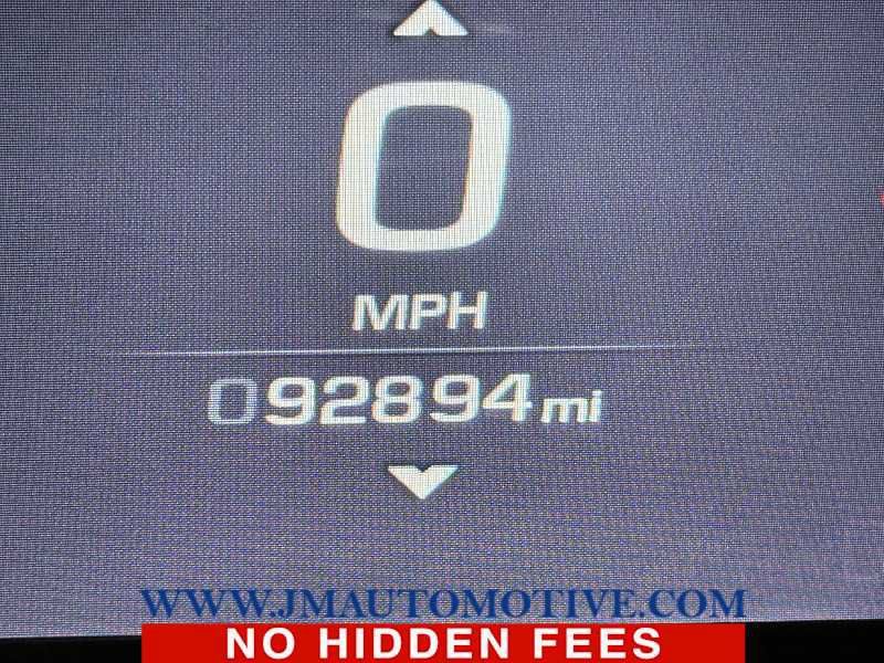 Used 2015 GMC Yukon Denali w/ Touring Package AWD/4WD image 24