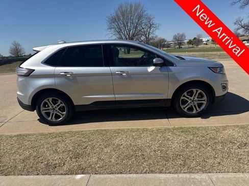 Used 2017 Ford Edge Titanium image 2