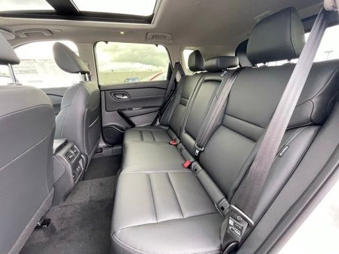 New 2025 Nissan Rogue SL w/ Tech Package image 15