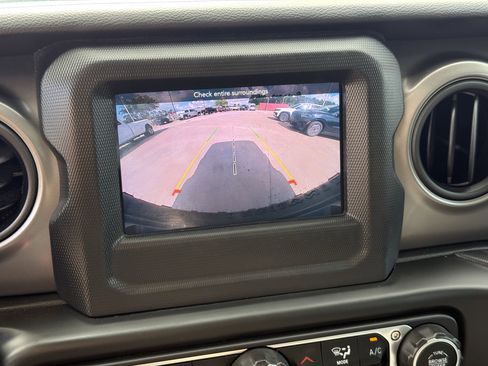 Used 2021 Jeep Wrangler Unlimited Sport AWD/4WD image 16