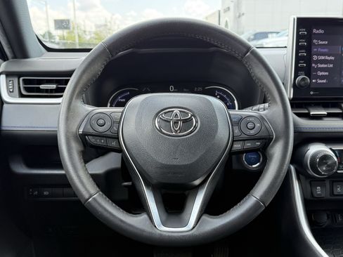 Used 2022 Toyota RAV4 XSE AWD/4WD image 19