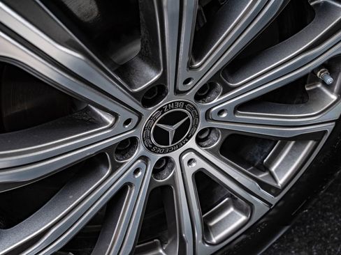 Certified 2025 Mercedes-Benz GLC 300 4MATIC image 8
