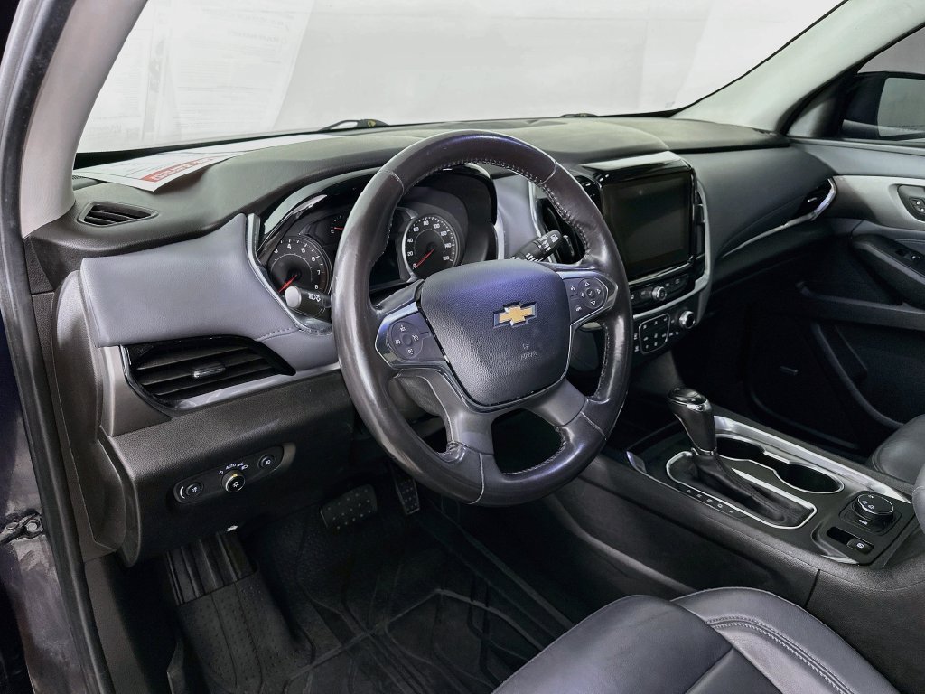 Used 2020 Chevrolet Traverse LT w/ LT Premium Package AWD/4WD image 16