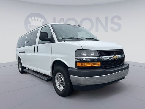 Used 2025 Chevrolet Express 3500 LT w/ LT Preferred Equipment Group RWD image 18