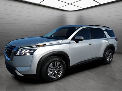 Used 2025 Nissan Pathfinder SV
