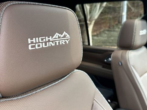 Used 2024 Chevrolet Tahoe High Country w/ Premium Package image 16