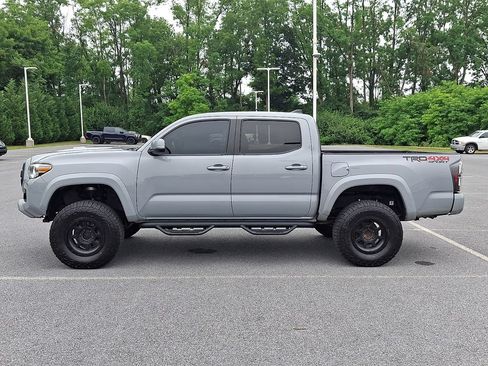 Used 2019 Toyota Tacoma TRD Sport w/ Four Season Floor Mat Package AWD/4WD image 7