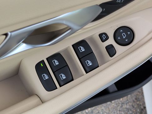 Used 2025 BMW 330i 330i w/ Convenience Package image 15