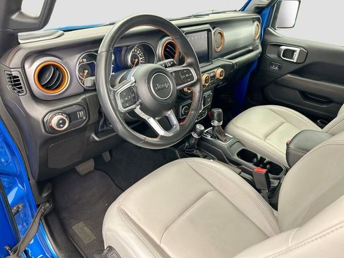 Used 2023 Jeep Gladiator Mojave w/ LED Lighting Group image 9