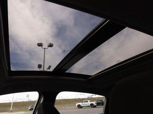 Used 2024 Chevrolet Malibu LT image 8