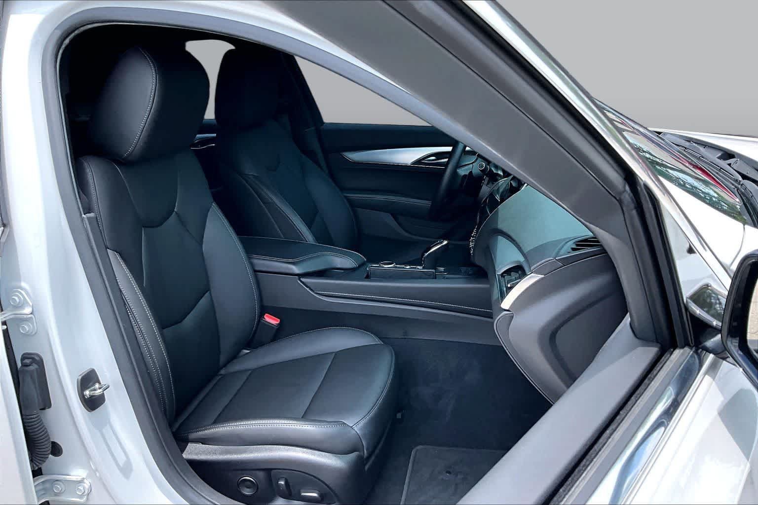 Used 2023 Cadillac CT5 Luxury w/ Cold Weather Package RWD image 16