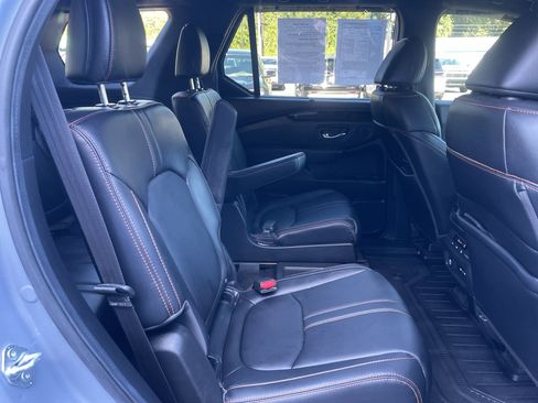 Used 2025 Honda Pilot TrailSport image 15