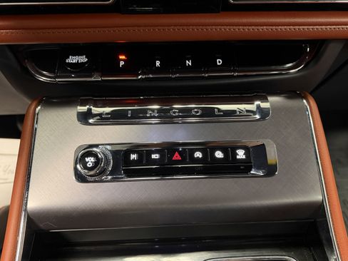 Used 2025 Lincoln Aviator Reserve w/ Illumination Package image 12