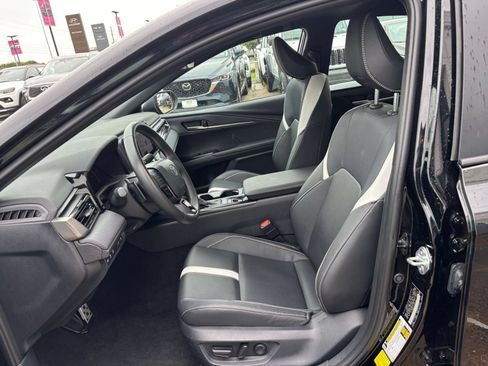 Used 2026 Toyota Camry SE FWD image 27