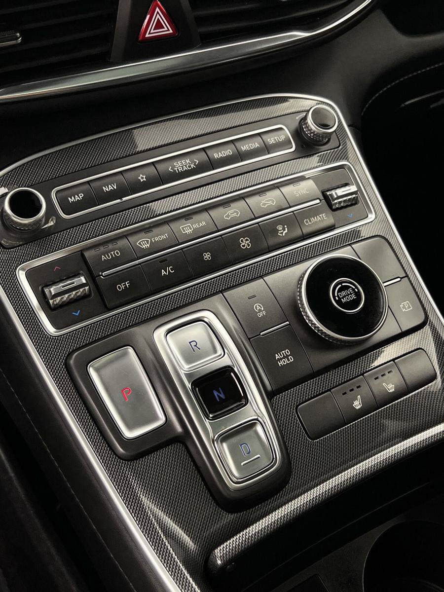 Used 2022 Hyundai Santa Fe SEL w/ Convenience + Premium Package FWD image 9