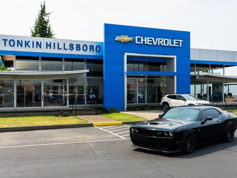 Used 2015 Dodge Challenger SRT Hellcat RWD image 1