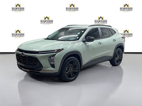 Used 2024 Chevrolet Trax ACTIV w/ Driver Confidence Package image 1