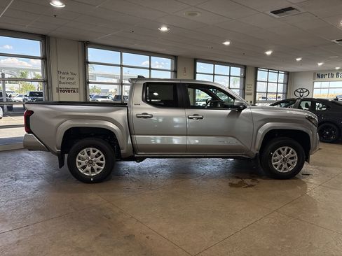 New 2026 Toyota Tacoma SR5 AWD/4WD image 3