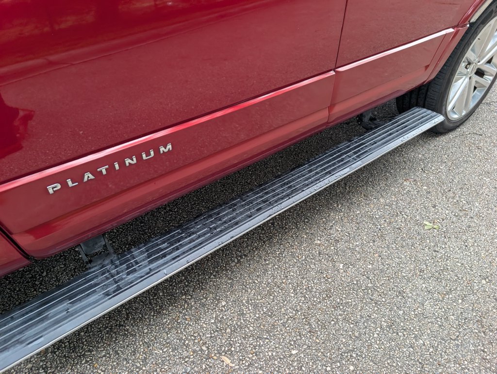 Used 2016 Ford Expedition Platinum RWD image 9