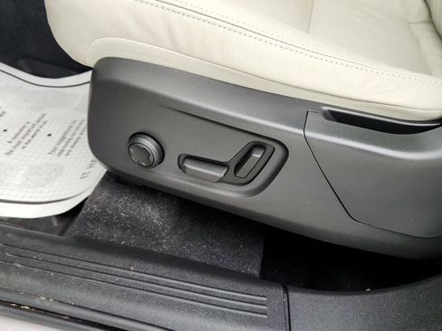 Used 2023 Volvo XC40 B5 Plus w/ Driver Assist Package image 12