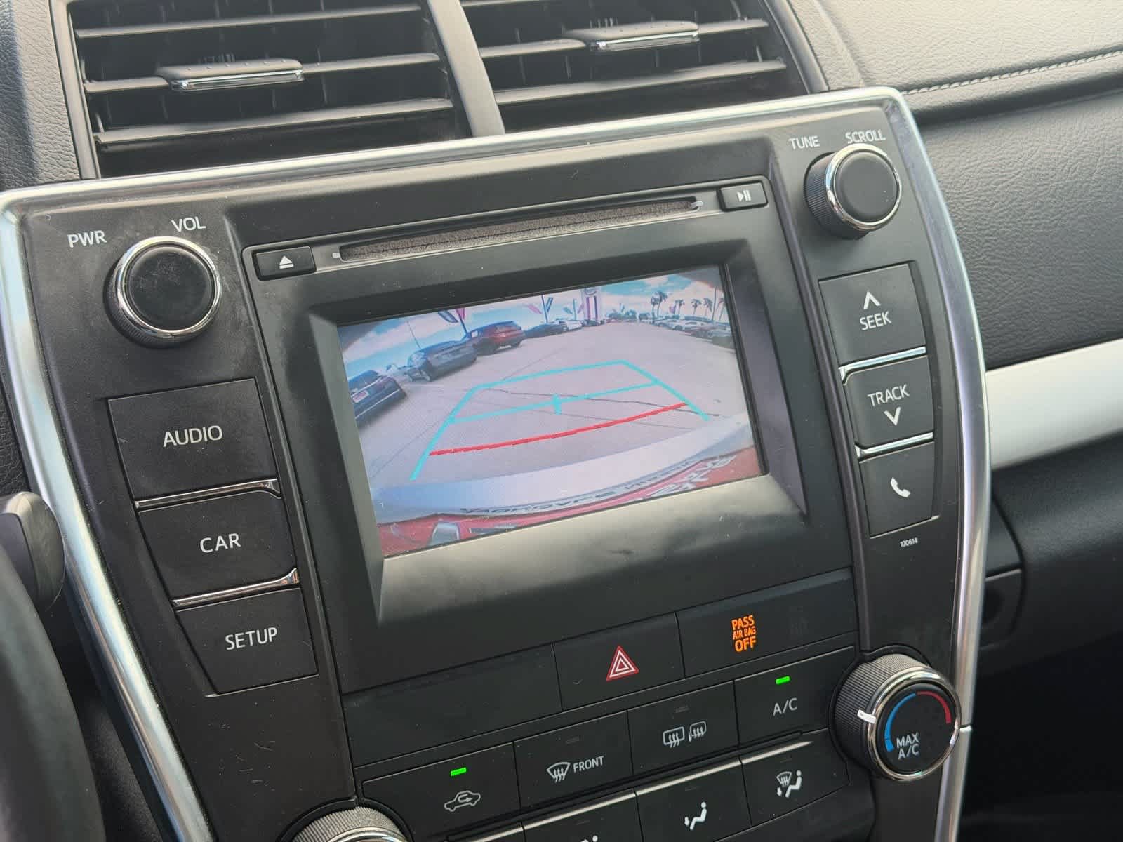 Used 2017 Toyota Camry SE FWD image 16