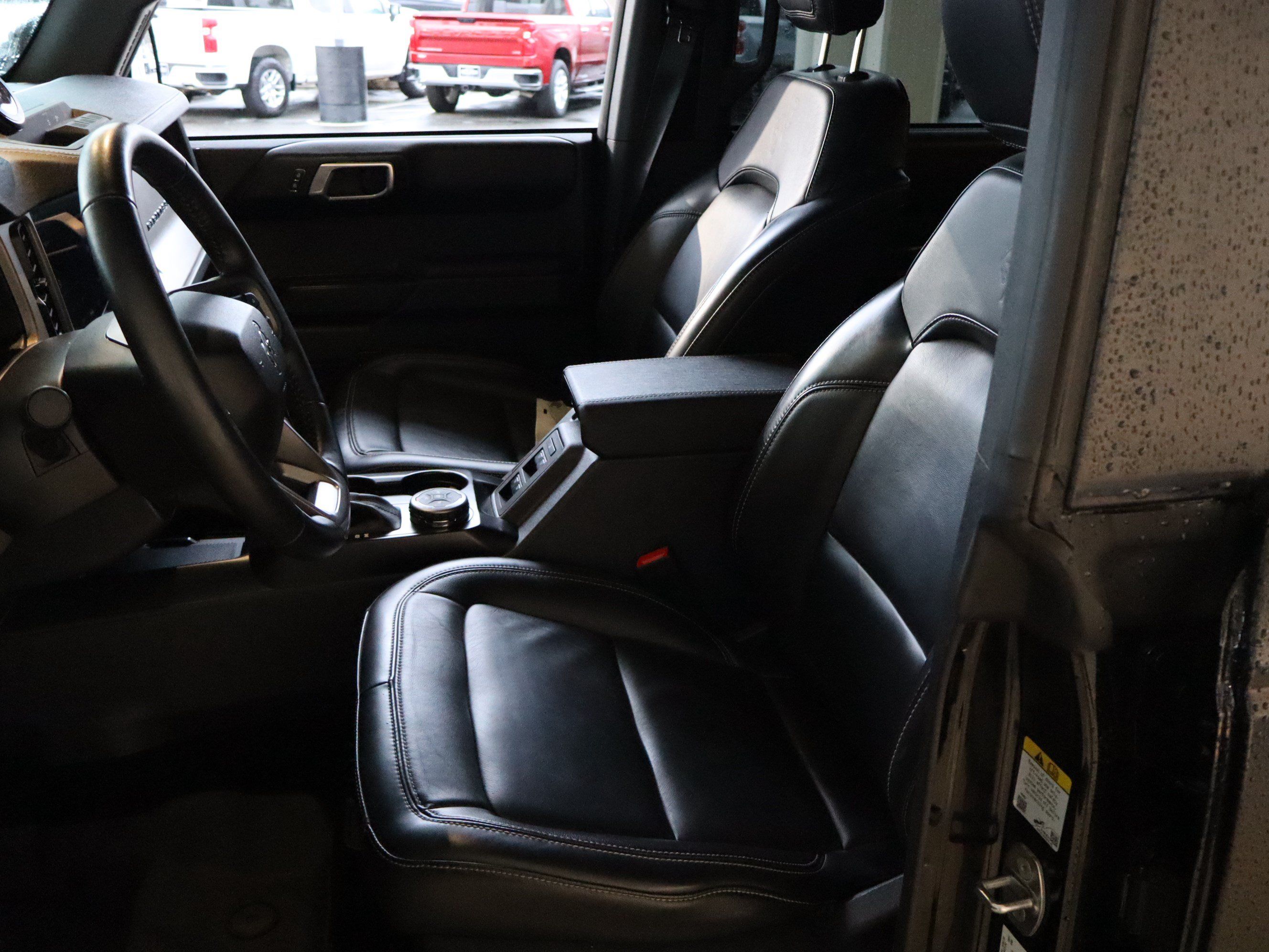 Used 2025 Ford Bronco Outer Banks w/ Matte Film Protection Package AWD/4WD image 19
