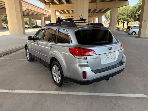 Used 2012 Subaru Outback 2.5i Limited AWD/4WD image 8
