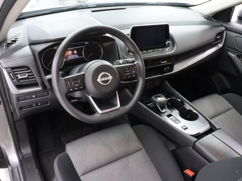 Used 2024 Nissan Rogue SV FWD image 15