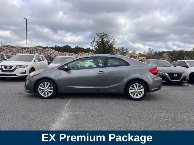 Used 2014 Kia Forte Koup EX w/ EX Premium Package FWD image 2