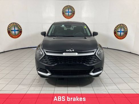 Used 2025 Kia Sportage LX image 9