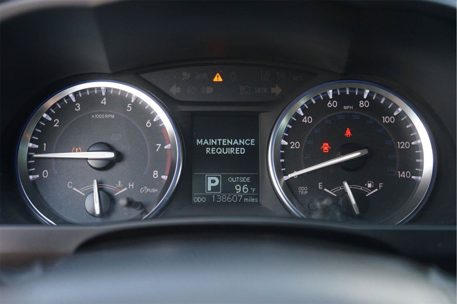 Used 2015 Toyota Highlander Plus FWD image 24