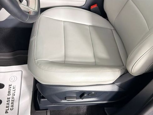 Used 2025 Ford Explorer Active w/ Active Comfort Package AWD/4WD image 19