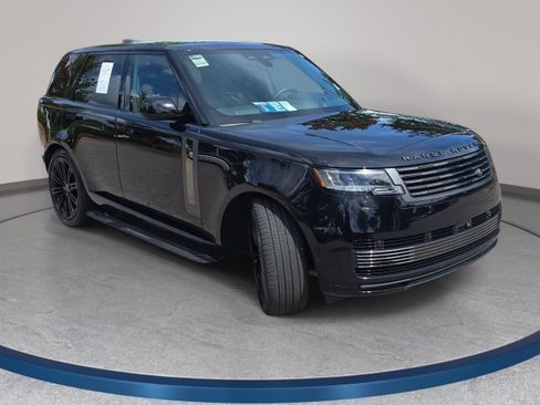 Certified 2024 Land Rover Range Rover SV AWD/4WD image 3
