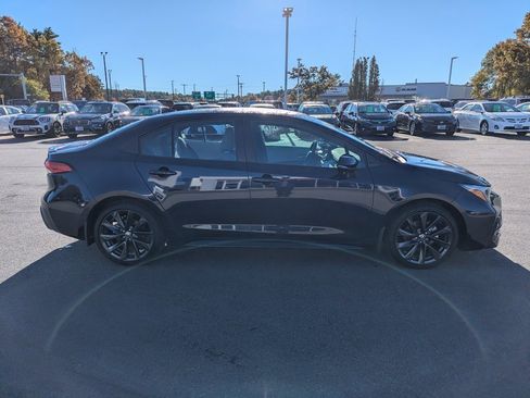 Used 2025 Toyota Corolla SE image 7
