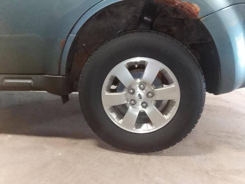 Used 2011 Ford Escape Limited w/ 302A Rapid Spec Order Code AWD/4WD image 12